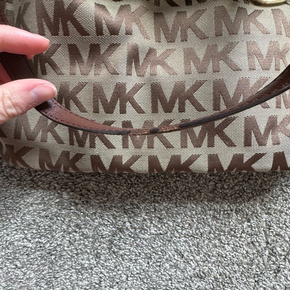 Michael Kors cloth hobo style bag. - Picture 3 of 7